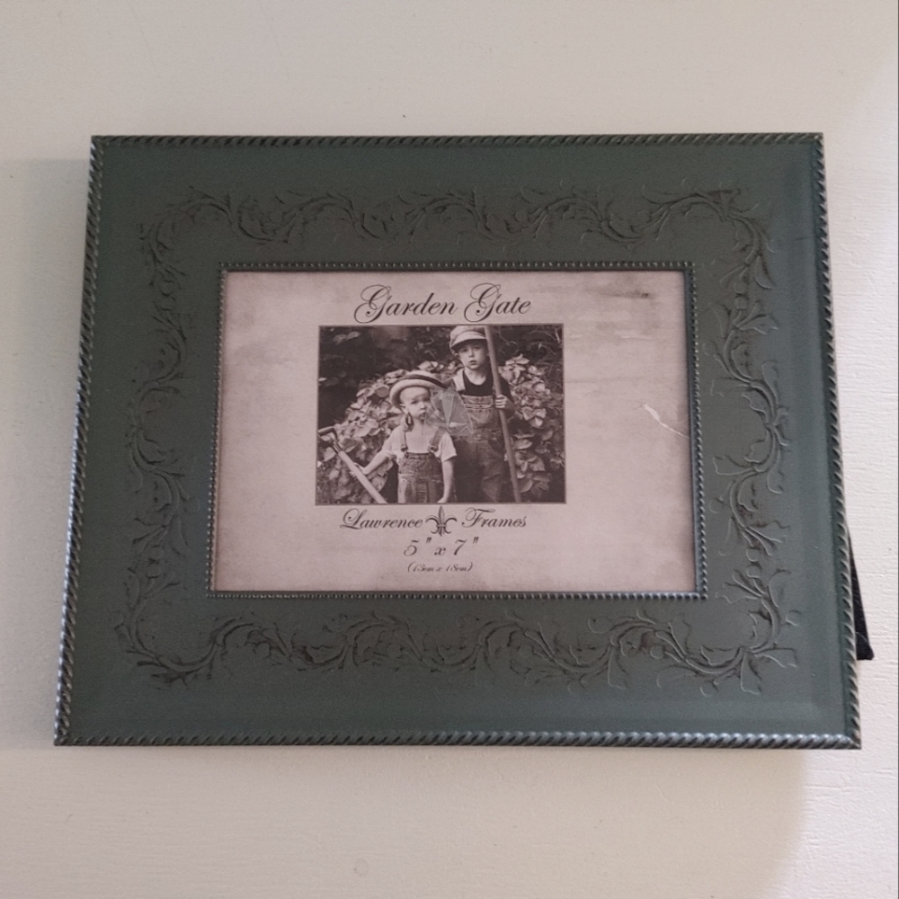 Green Metal picture frame. 5x7